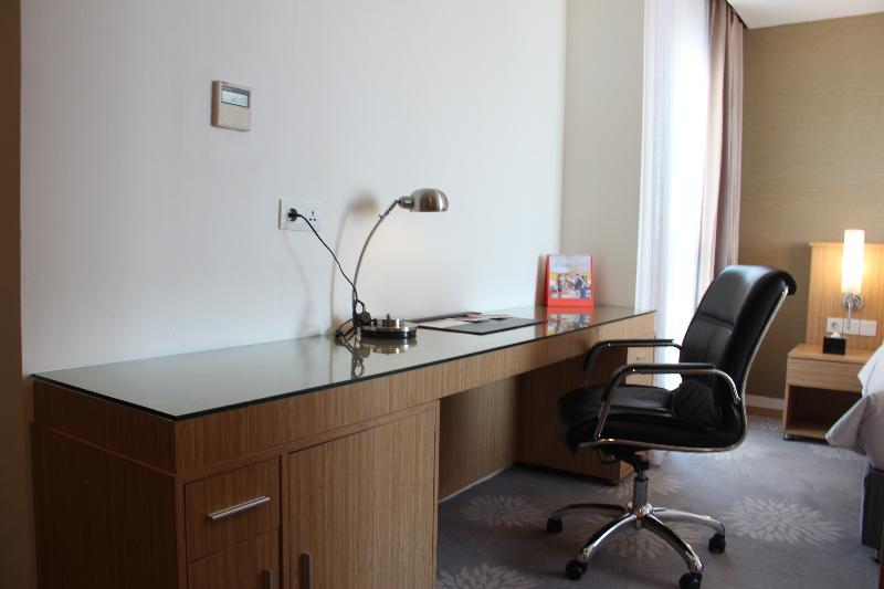 Полулюкс, Swissbelinn Manyar