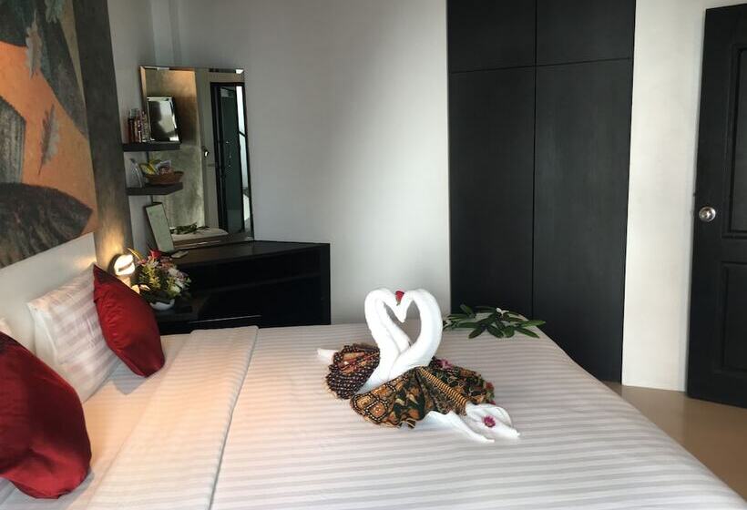 스탠다드 스튜디오 더블 침대, The Front Hotel And Apartments