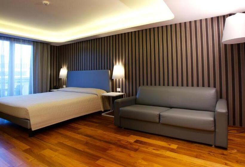 Четырехместный Номер Ejecutiva, Callistos Hotel & Spa