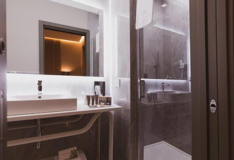 Полулюкс, Callistos Hotel & Spa