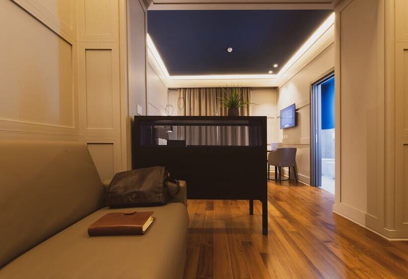 Полулюкс, Callistos Hotel & Spa