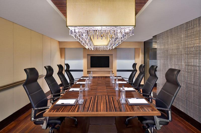 Номер Executive, Jw Marriott Hotel New Delhi Aerocity