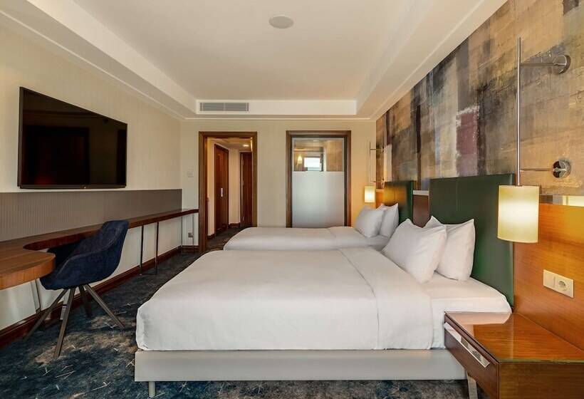 标准间带湖景, Doubletree By Hilton Hotel Van