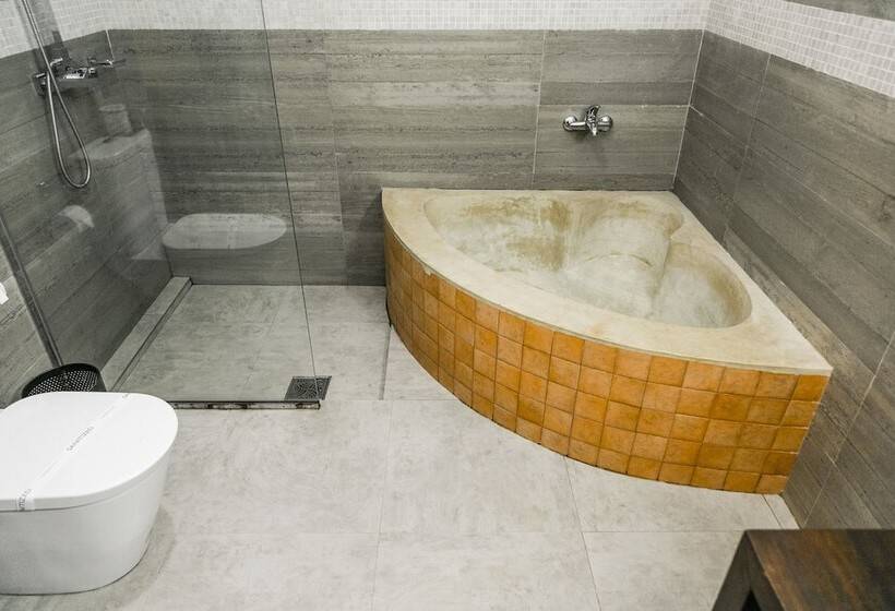 Номер Стандарт, Thambapanni Retreat