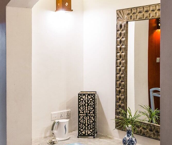 اتاق کلاسیک, Thambapanni Retreat