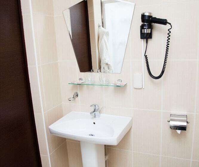 سوییت جونیور, Premier Hotel Kostroma