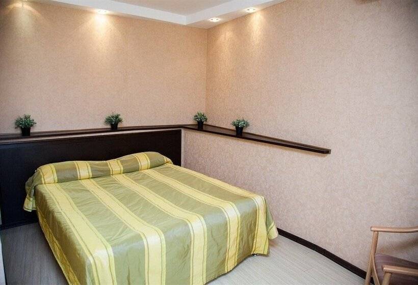 سوییت جونیور, Premier Hotel Kostroma