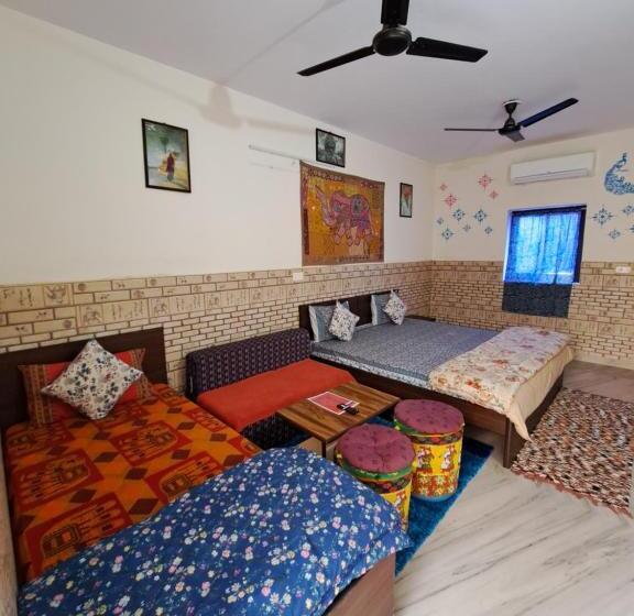 غرفة قياسية ثلاثية, Jaipur View