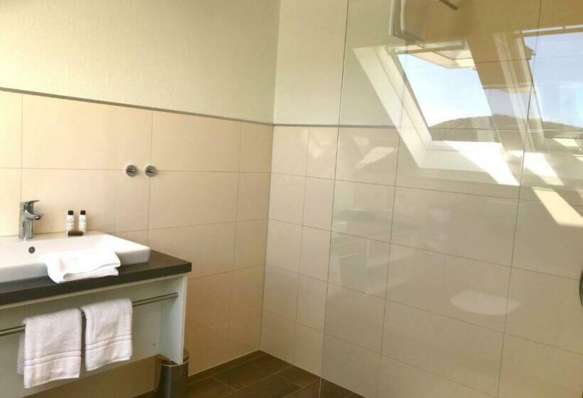 Номер Стандарт с Балконом, Landhotel Edersee