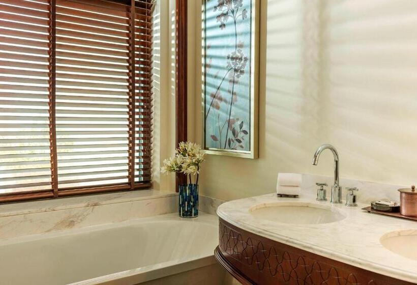 전망 디럭스룸 킹침대, Ajman Saray, A Luxury Collection Resort, Ajman