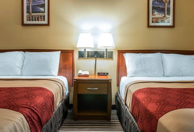 Номер Стандарт 2 Двуспальные Кровати, Econo Lodge