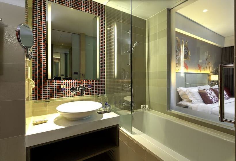 Номер Superior, Grand Mercure Phuket Patong