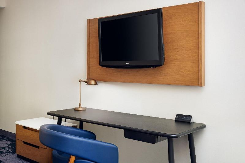 스위트 킹사이즈 침대, Holiday Inn Express Toledo Oregon, An Ihg