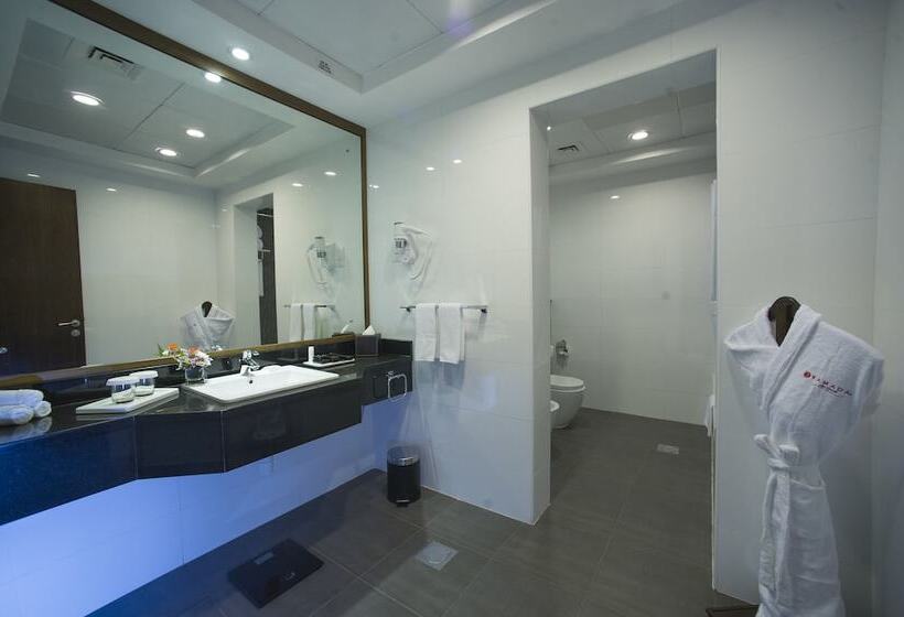 Номер Deluxe Вид на Город, Ramada Abu Dhabi Corniche