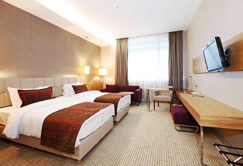 اتاق لوکس, Ramada By Wyndham Podgorica