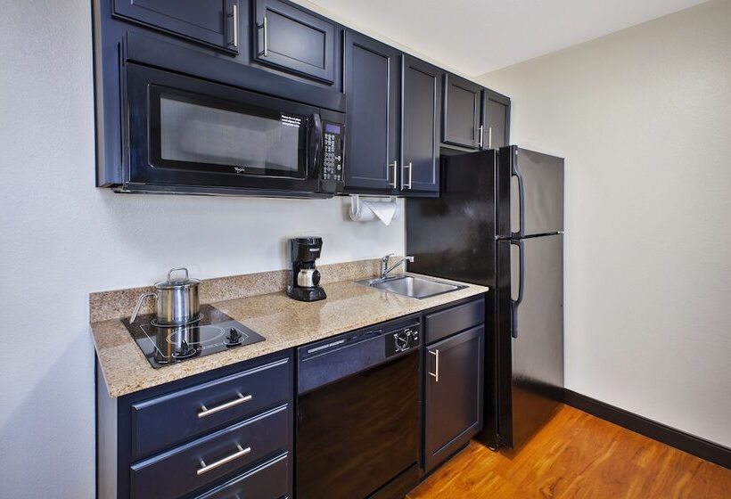 Номер Стандарт, Candlewood Suites Indianapolis Airport, An Ihg