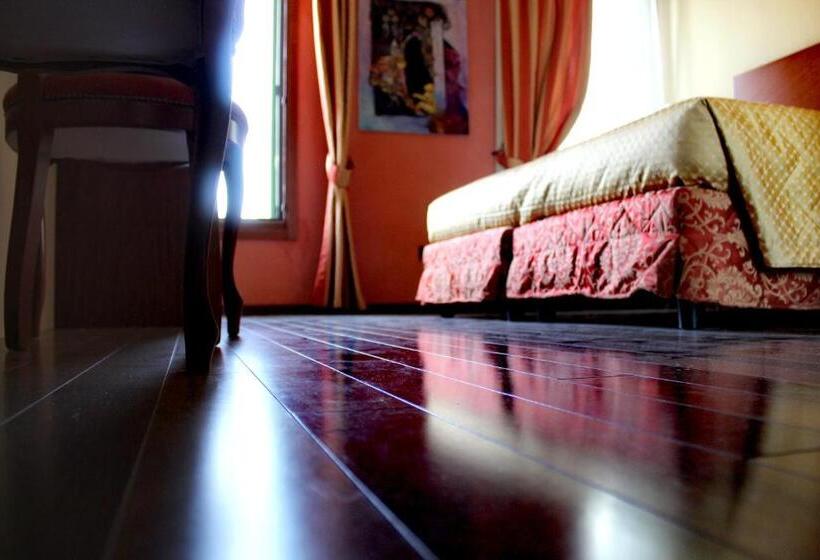 اتاق استاندارد با چشم‌انداز, Diamantino Town House