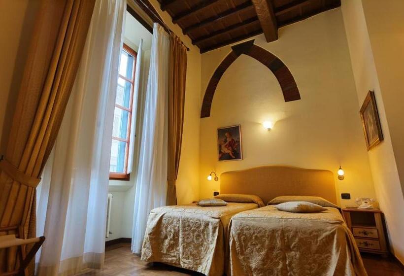اتاق سوپریور سه تخته, Residenza Della Signoria