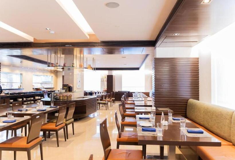 Люкс, Four Points By Sheraton Ahmedabad