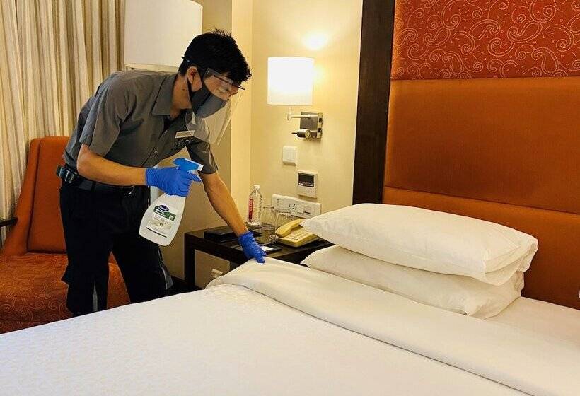 Номер Superior, Four Points By Sheraton Ahmedabad