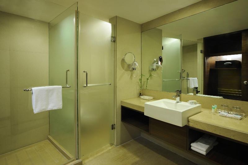 Номер Superior Кровать Кинг, Four Points By Sheraton Ahmedabad