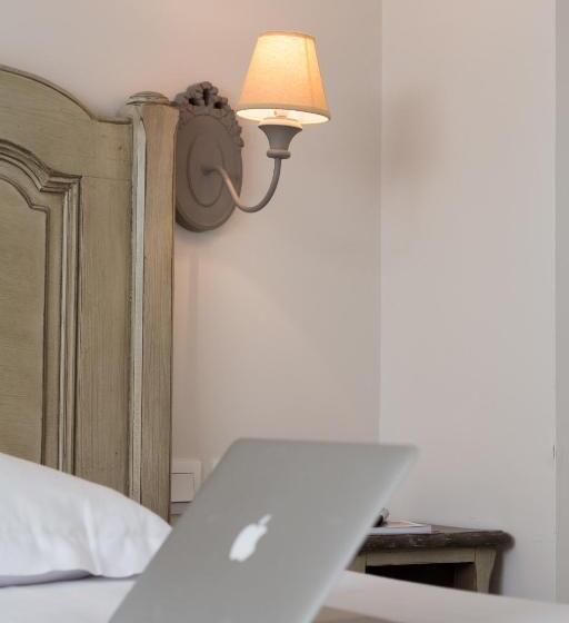 Номер Стандарт Трехместный, The Originals Boutique, Hôtel Les Poèmes De Chartres