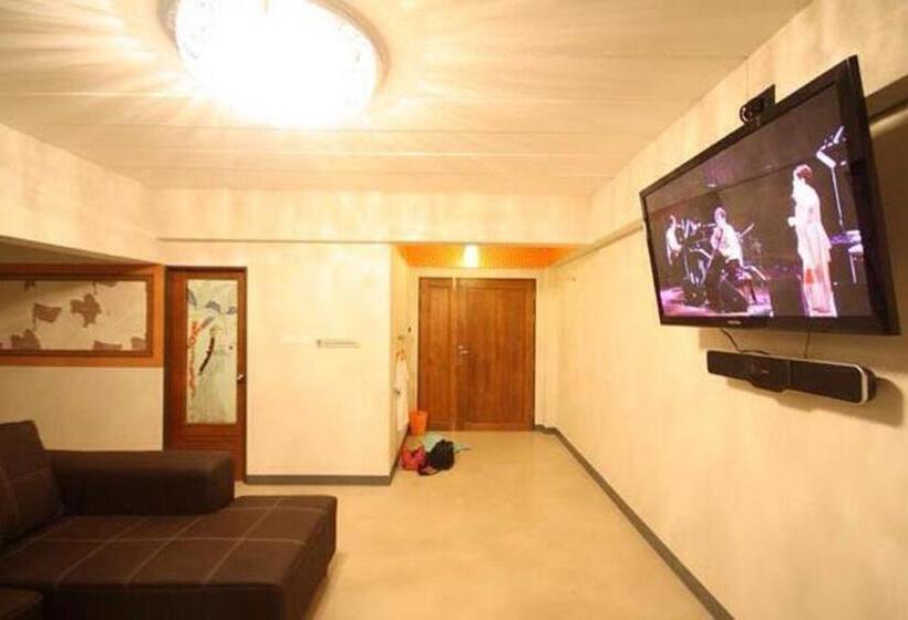 带按摩浴盆的套房, O.u.m. Hotel   โรงแรมโอยูเอ็ม