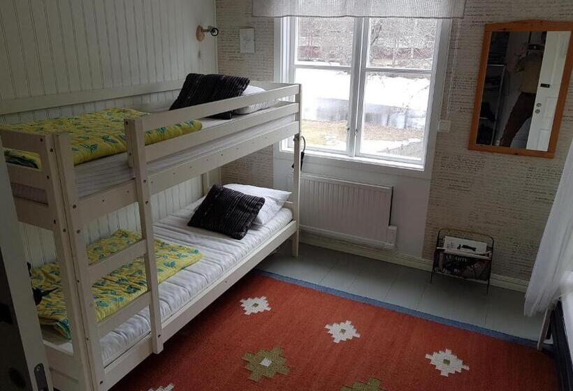 Семейный Номер, Lugnet I Oslättfors