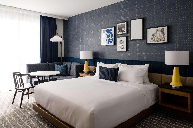 キングサイズベッドのスタンダードルーム, Cambria Hotel Boston Somerville