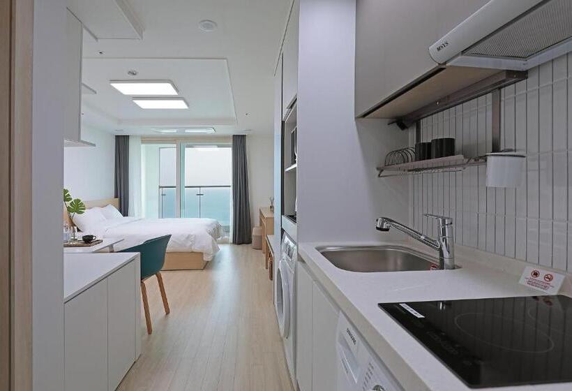 Номер Стандарт Вид на Море, Heavenmark In Sokcho