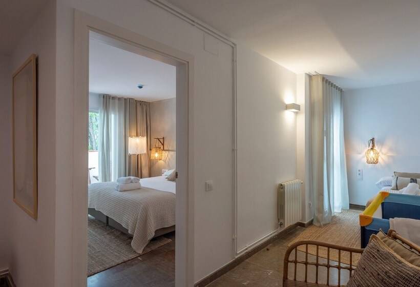 家庭间, Hostal Es Niu De Tamariu
