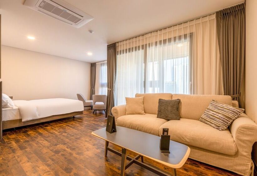 Family Suite, Urban Est