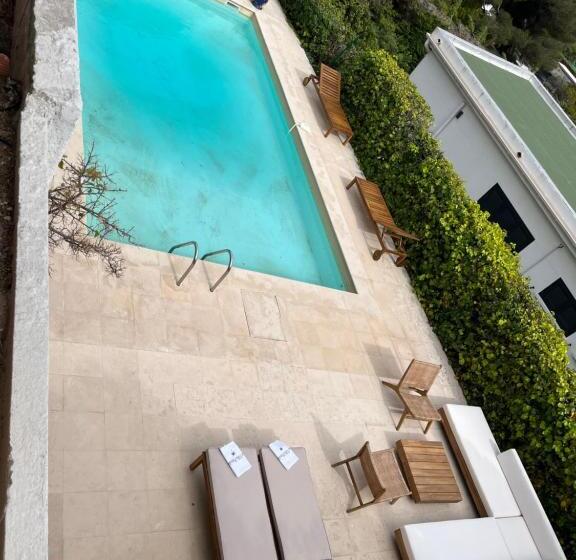 豪华海景房, Villa Paradis
