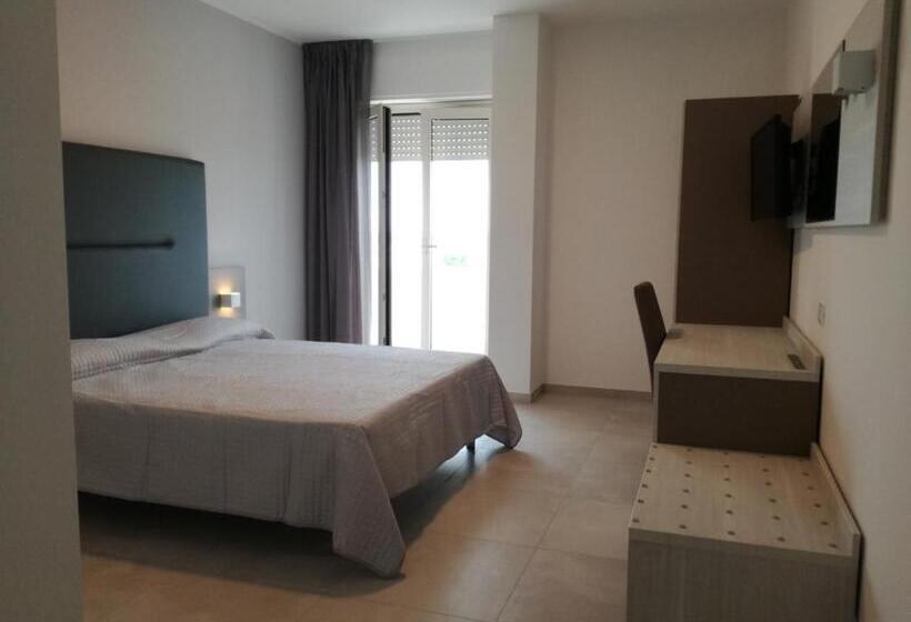 اتاق لوکس با چشم‌انداز دریا, Nuovo Hotel Settibi 20m Dalla Spiaggia