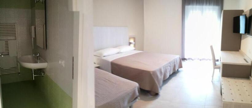Номер Стандарт Трехместный, Nuovo Hotel Settibi 20m Dalla Spiaggia