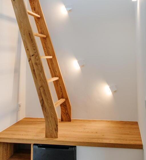 디럭스 룸, Village Turmzimmer