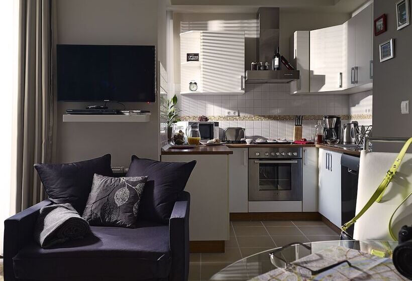 스탠다드 스튜디오, 7seasons Apartments Budapest