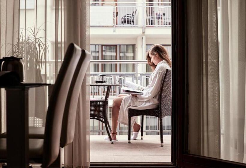 스탠다드 스튜디오, 7seasons Apartments Budapest