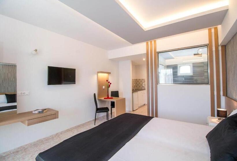 Трехместный Номер Deluxe, Casastavris   Aparts & Pool Suites