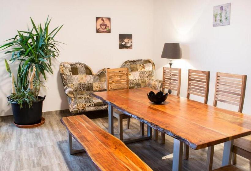 Апартаменты 1 Спальня, Gwuni B&b