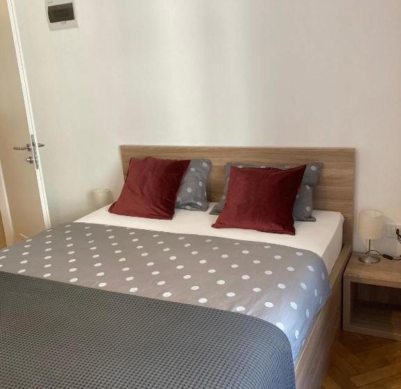 اتاق عادی یک تخته, Twix Rooms