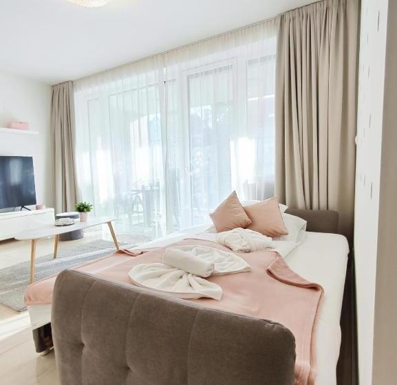 Апартаменты 1 Спальня с Террасой, Spa Residence Carbona Emdona Luxury Apartment