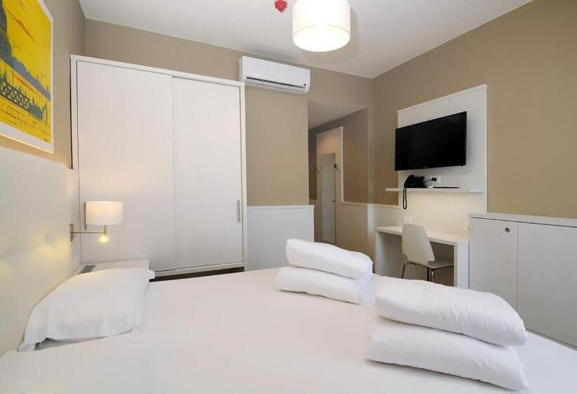 带阳台的三人标准间, Marina Palace Hotel 4 Stelle S