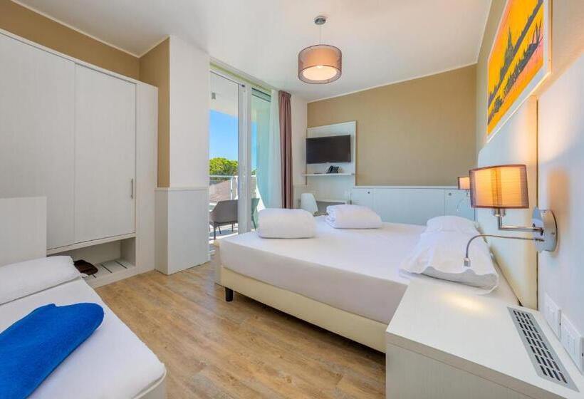 带阳台标准四人间, Marina Palace Hotel 4 Stelle S