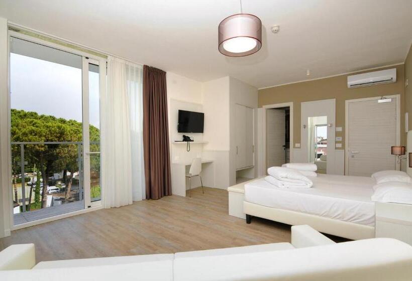 带阳台标准四人间, Marina Palace Hotel 4 Stelle S