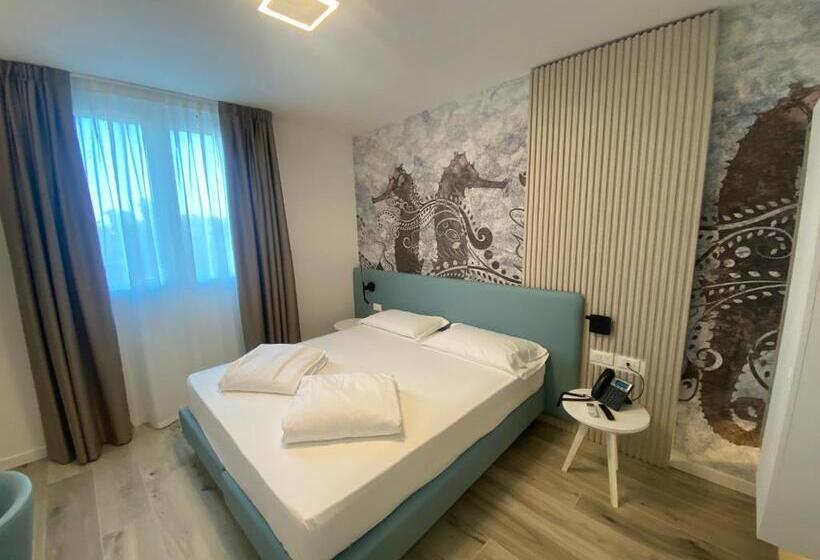 Люкс с гидромассажем, Marina Palace Hotel 4 Stelle S