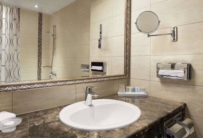 Номер Deluxe, Ramada By Wyndham Kazan City Center