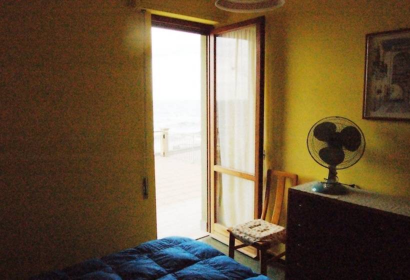 オーシャンビューエコノミールーム, Albergo La Lampara
