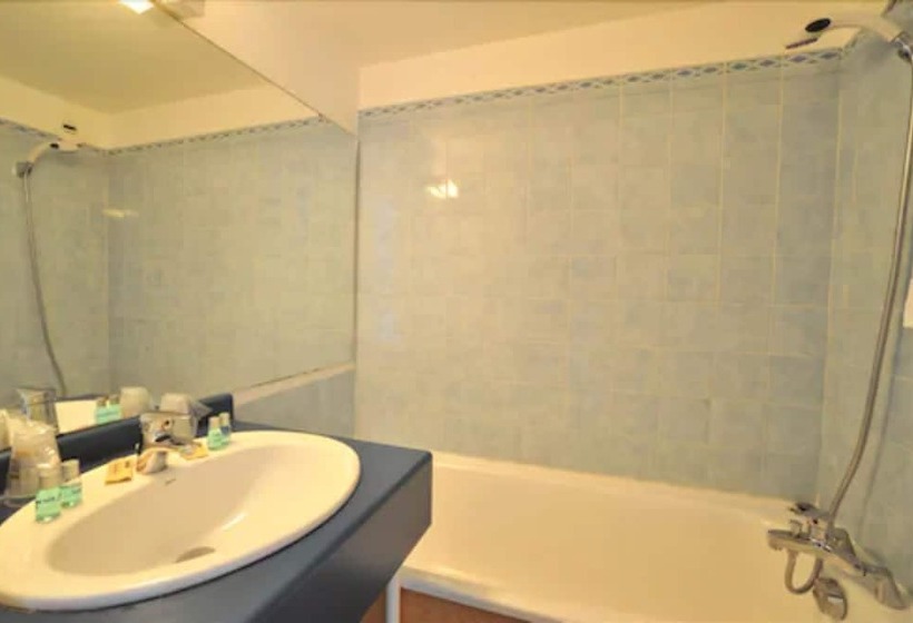 스탠다드 트리플 룸, Belvédère Cannes Mougins