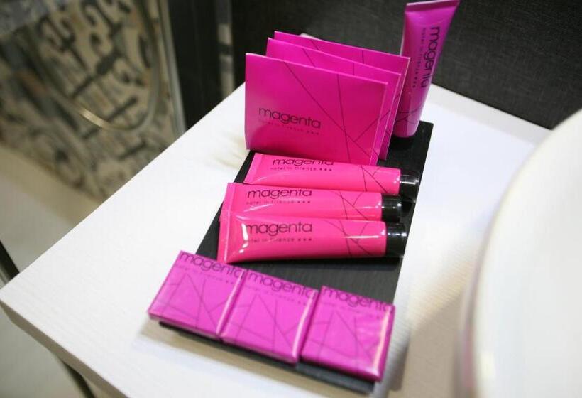 اتاق اکونومی, Magenta